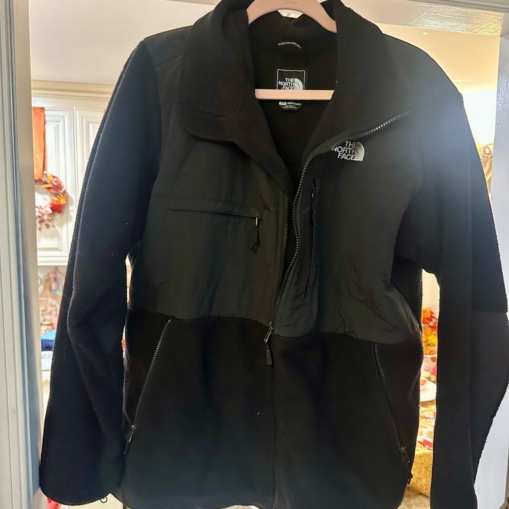 The North Face Men’s Black Zip-up Jacket